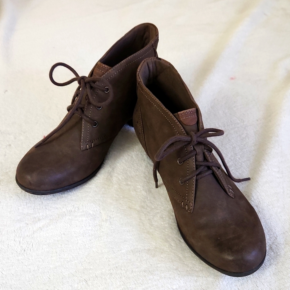 Cobb Hill Ankle Booties size 7